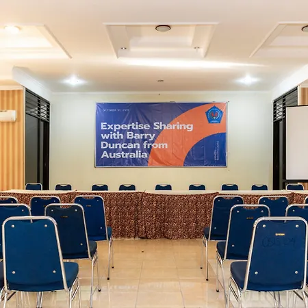 RedDoorz Plus Syariah near Java Supermall Semarang 2-2